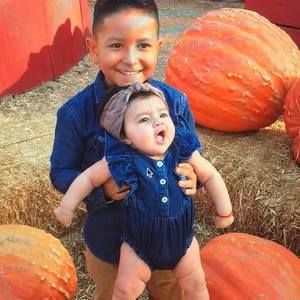 Meet your Posher, Efrain